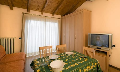 Hotel Residence Dei Fiori Baveno Bagian luar foto